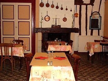 Logis Hotel Restaurant Metropole Mirande  Luaran gambar