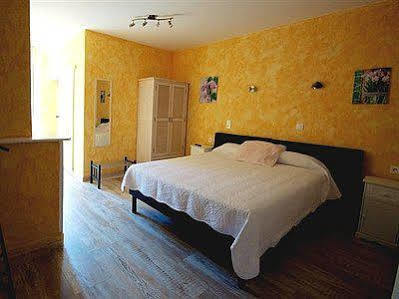 Logis Hotel Restaurant Metropole Mirande  Luaran gambar